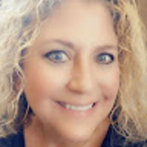 Meet your Posher, Monica